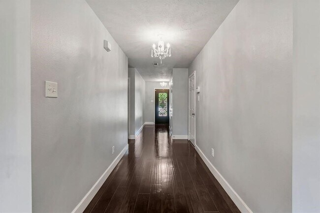 Photo - 2209 Ames St