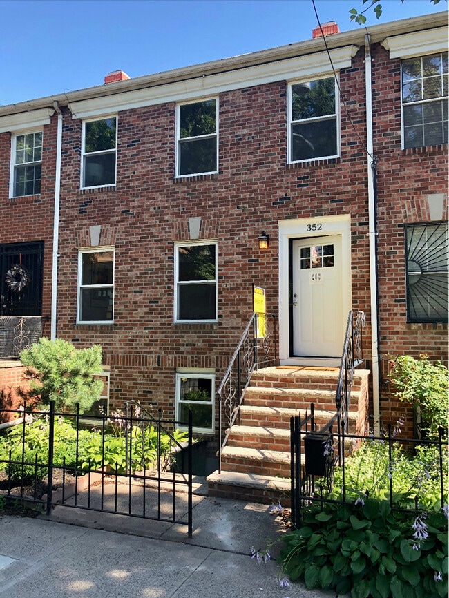 Vista alternativa del edificio 1 - 352 1st St