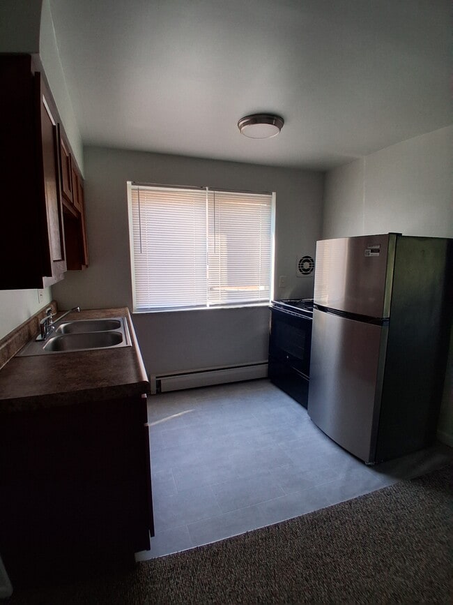 Kitchen - 2605 Chesterfield Ct