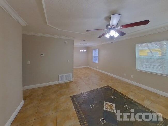 Photo - 563 Robin Hill Cir