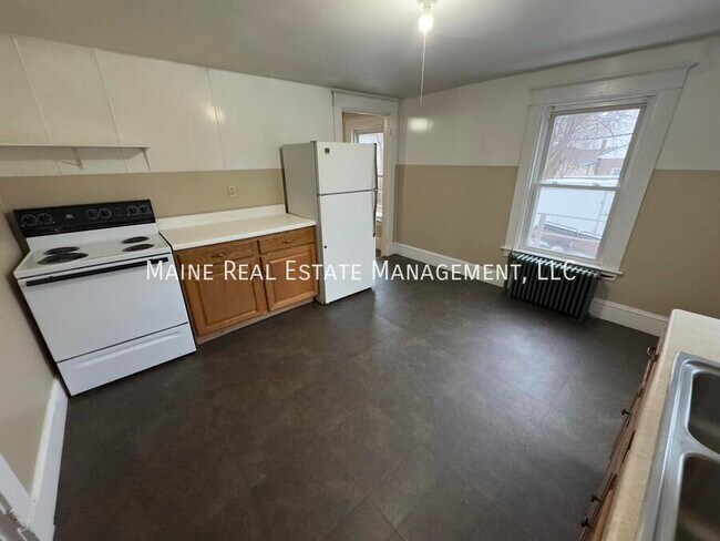 Photo - 191 Center St Unit 4