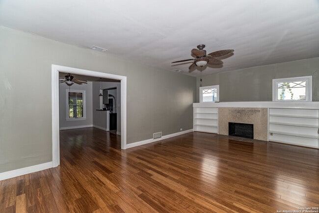 Photo - 1542 W Magnolia Ave