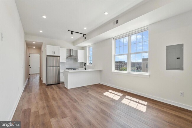 Photo - 2513 N Howard St Unit 302