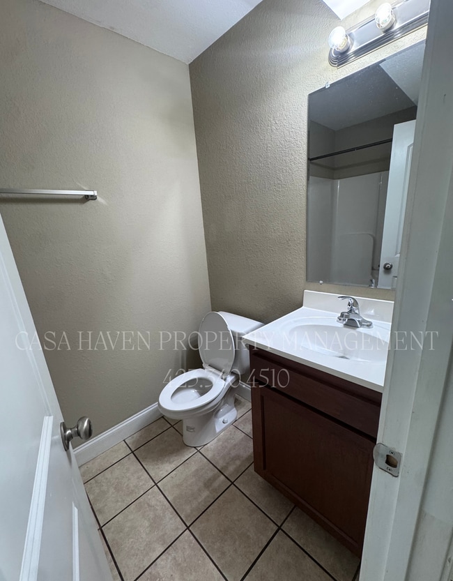 Photo - Charming 1 Bedroom Apartment Near ETSU, JCMC & Willow Springs Park! Unidad 107