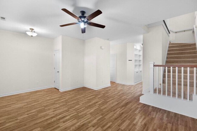 Photo - Adorable Dollhouse Home! Corner Lot!