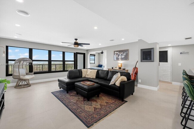 Building Photo - 3200 Port Royale Dr N Unit 2011