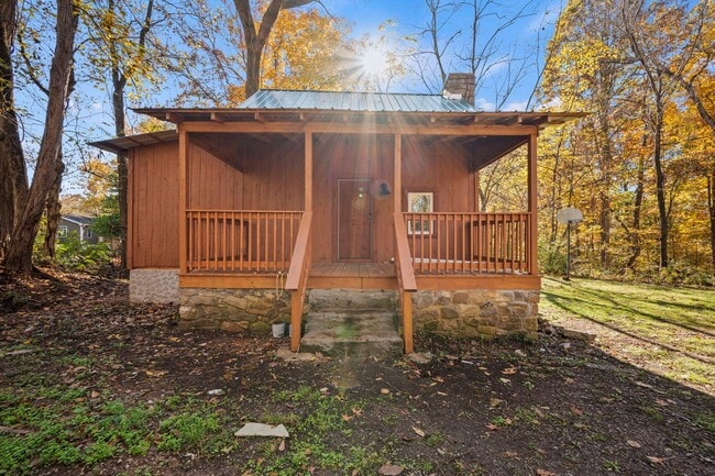 Building Photo - Move-In Special Available! Charming Cabin with Modern Finishes!