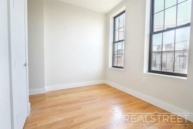 Photo - Greene Avenue Unit 3R