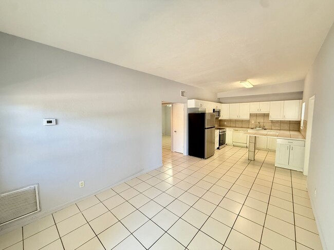 Photo - Sensational 2 bed 1 bath in the heart of Wilton Manors! 2 parking spots with laundry!