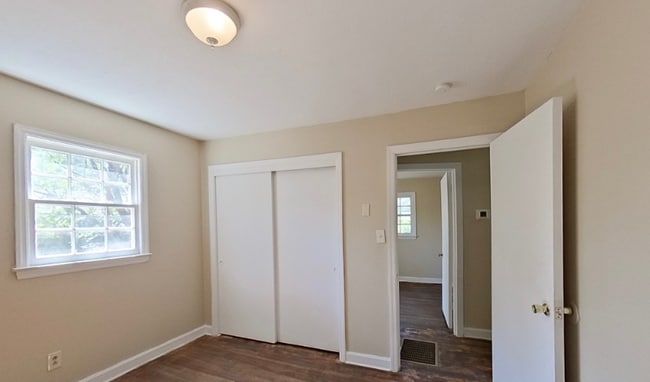 Photo - 1930 Wayne Ln