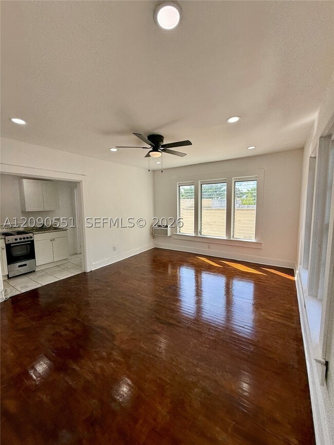 1319 Meridian Ave Unit 302