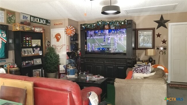 Photo - 329 Paisano St Casa