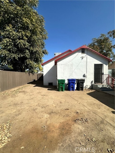 111 E Moneta Ave