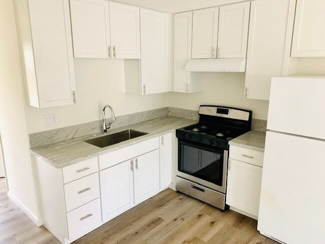 Photo - 8840-8840 Lakeview Rd Unit 8838 Lakeview Road B