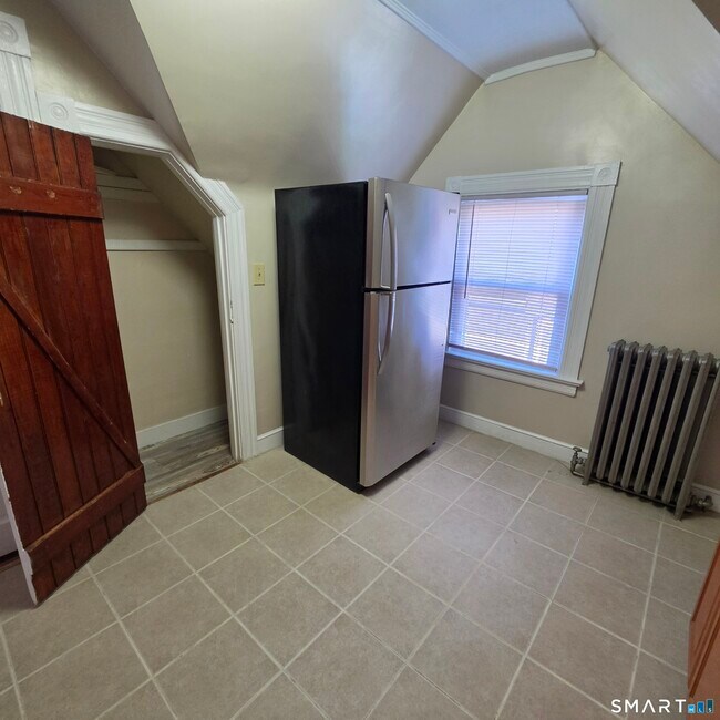 142 Oakland Terrace Unit 3