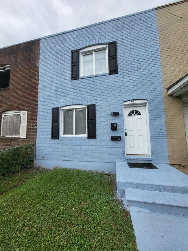 Building Photo - 915 Jack St Unit 2