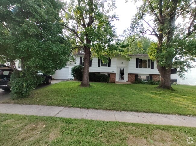 Building Photo - 5811 Heming Ave Rental