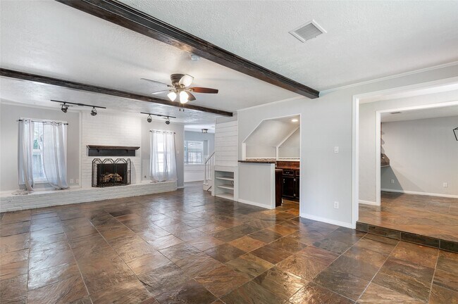 Photo - 2406 Box Oak Pl