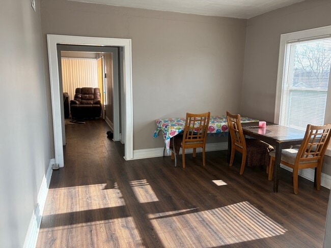 Photo - 10226 S Vernon Ave