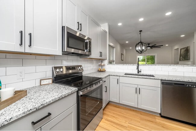 Photo - 2001 Turtle Point Dr