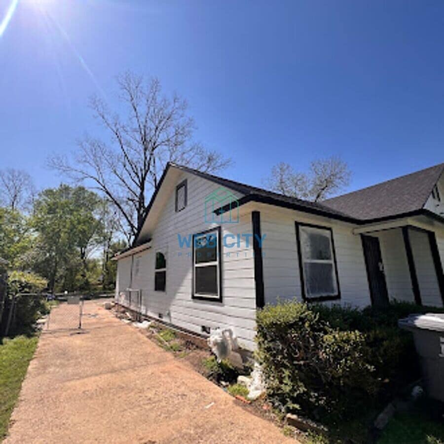 Photo - 2620 Exline St