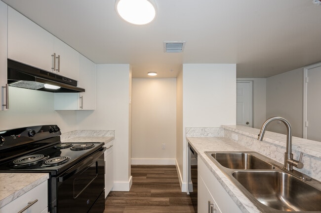 2 Bedroom, 2 Bathroom 898 Sq. Ft.