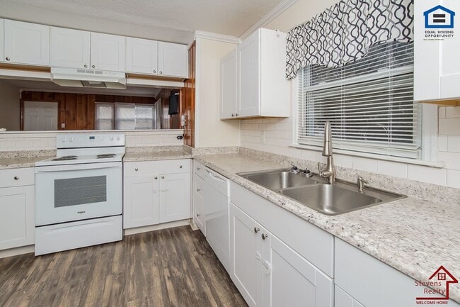 Photo - 3600 Selma Ave