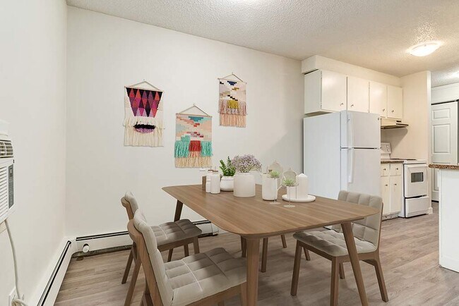 Photo - Glenwood Village