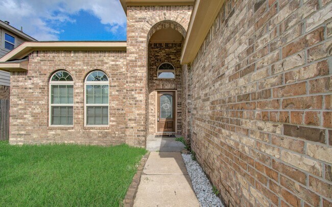 Photo - 15702 Whisper Woods Dr