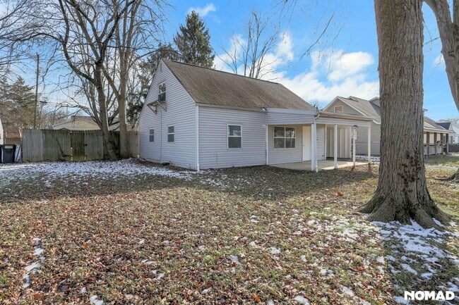 Photo - 878 Antwerp Rd