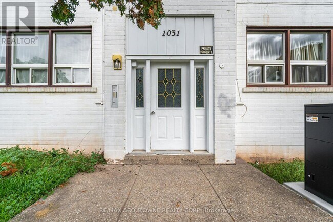 Photo - 1031 Churchill Ave