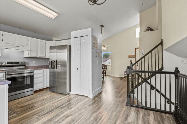 Photo - Cute Bi-Level home located in the Widefield Community of Colorado Springs, Close to Fort Carson