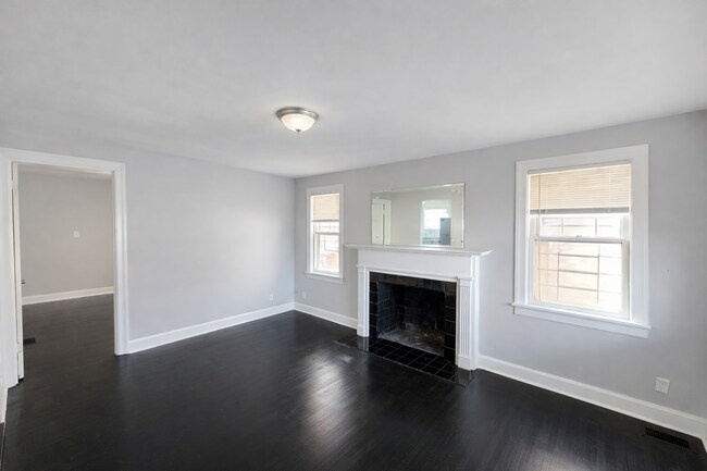 Photo - 1908 W Market St Unit 1