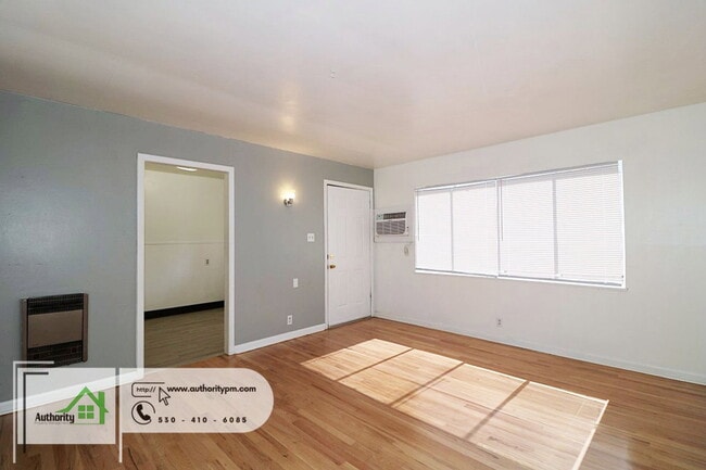Photo - 2714 Leland Ave