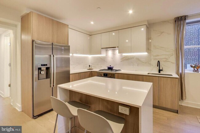 Photo - 4017 Davis Pl NW Unit 3