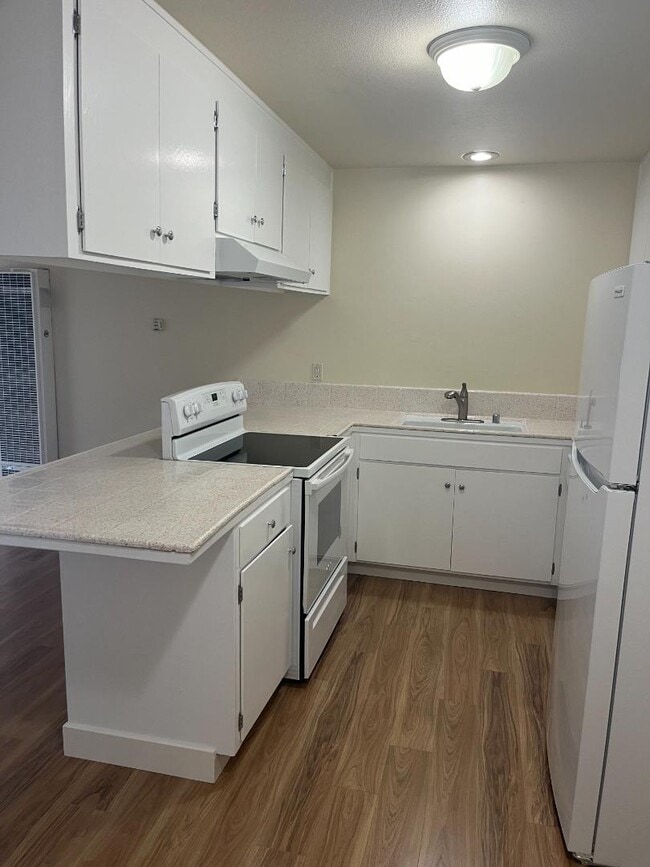 Photo - 1281 Juniper Dr
