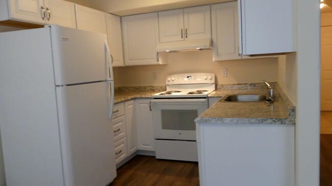 Photo - 3 Bed 2.5 Bath Townhome Near Fairview Village Unit 103
