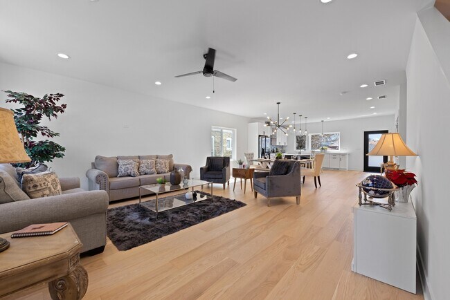 Photo - 1522 N Leamington Ave