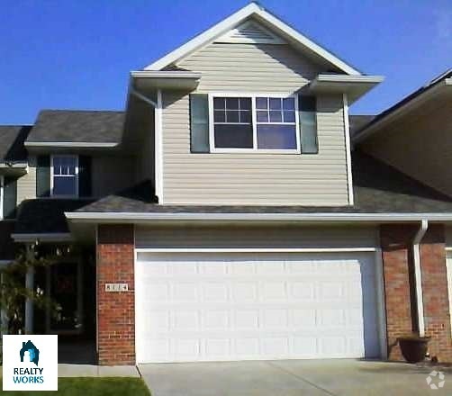 Building Photo - Lovely 3 bed Townhome!