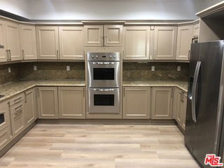 Photo - 1551 Manning Ave