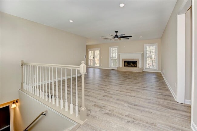 Photo - 637 Wedgewood Dr