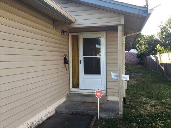 Photo - Cute 2 bedroom 1 bath duplex