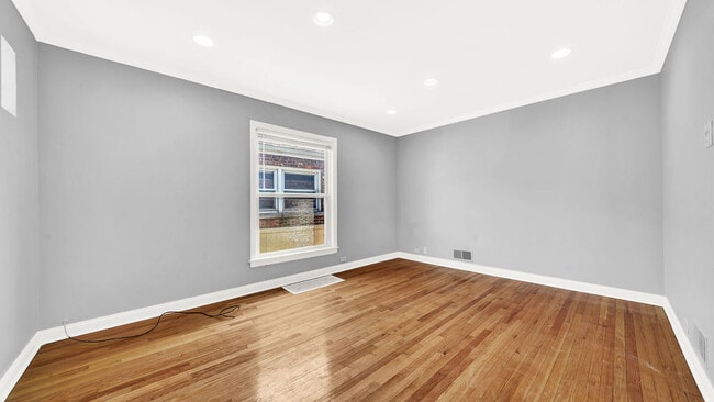 Photo - 5542 S Neva Ave