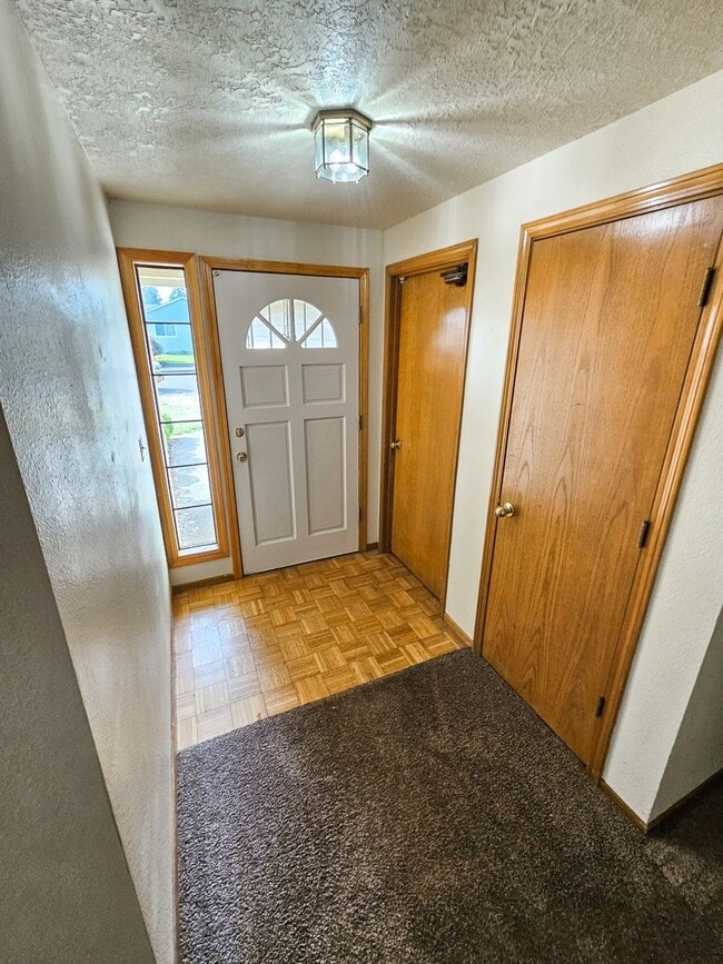 Photo - 1097 Summer Breeze Dr N