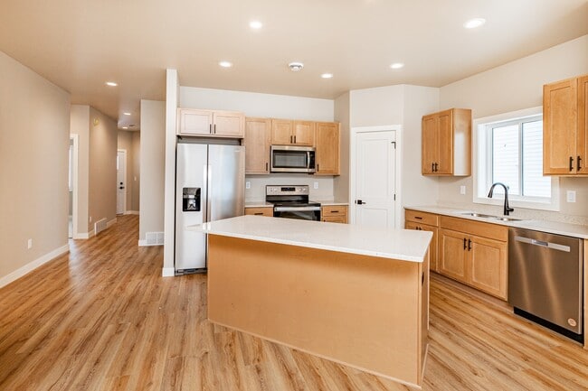 Building Photo - 6614 68th St S Rental