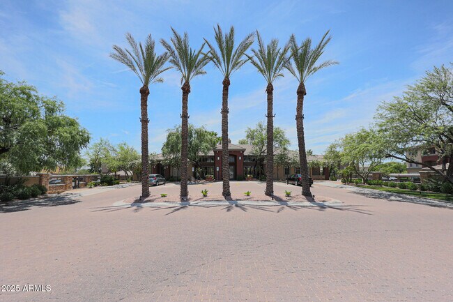 Photo - 5401 E Van Buren St Unidad 3049