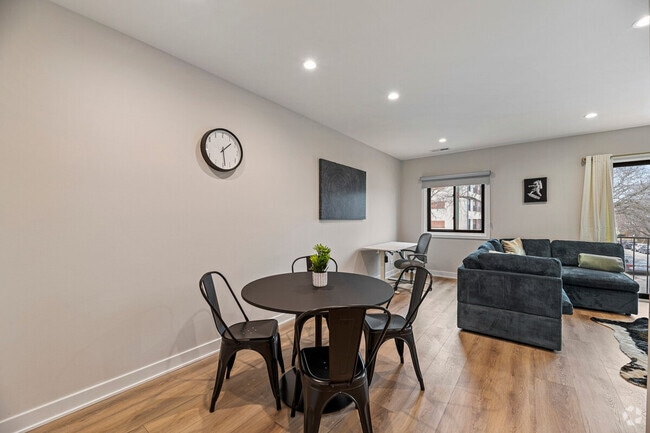 Building Photo - 2356 W Touhy Ave Rental