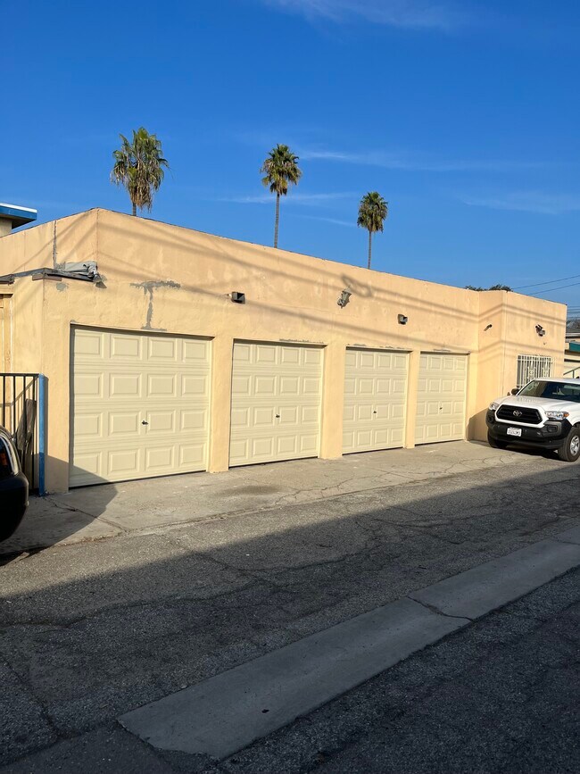 Garage area - 1018 E 32nd St Unit D