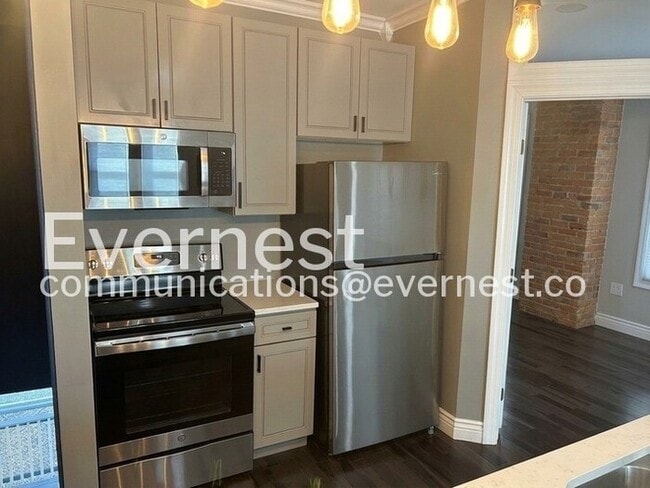 Photo - 112 Hanford St Unit b