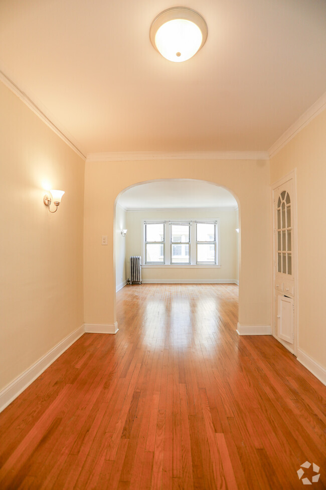 Building Photo - 1624 W Lunt Ave Unit #1A Rental